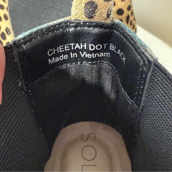 Sole Society Mimi Chelsea Calf Hair Cheetah Print Ankle Booties Women’s Size 8 - Picture 2 of 9